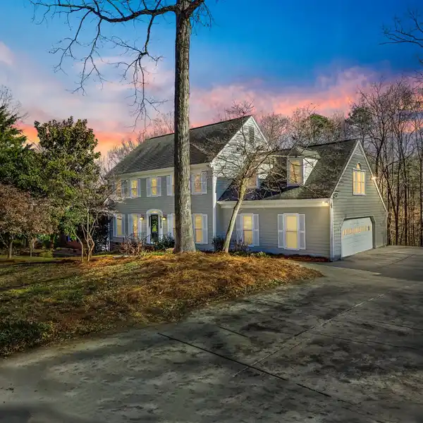 EXQUISITE HOME IN PRIME MATTHEWS LOCATION