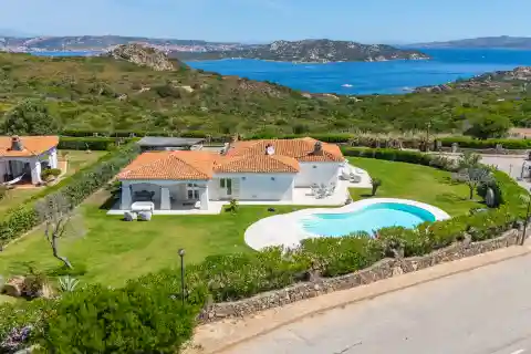 Panoramic Villa Overlooking Maddalena Archipelago