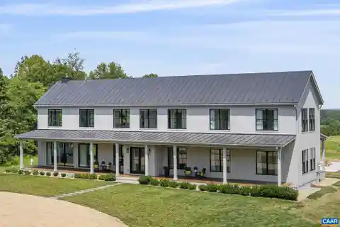 Luxurious Living with Blue Ridge Mountain Views