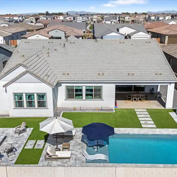 SOUTH CHANDLER ESTATE ON AN OVERSIZED LOT