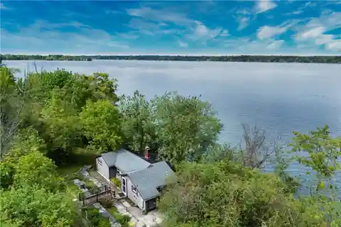 Private Lakeside Retreat