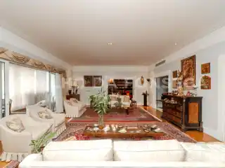 Renovated Apartment in Unbeatable Location