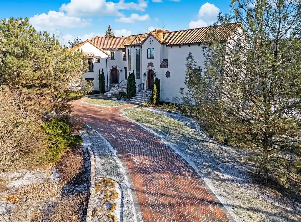 Custom Waterfront Home in Gated Ambriance