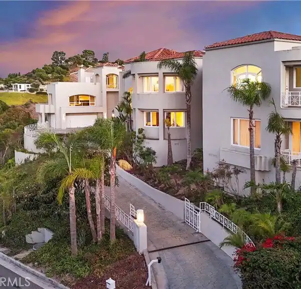 EXCEPTIONAL GATED ESTATE IN ESTEEMED PALOS VERDES ESTATES