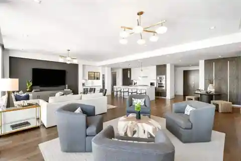 Sophisticated Condo with Expansive Skyline Views