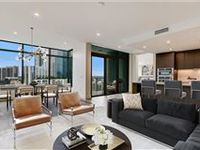 EXPANSIVE ONE-BEDROOM MARKET DISTRICT RESIDENCE
