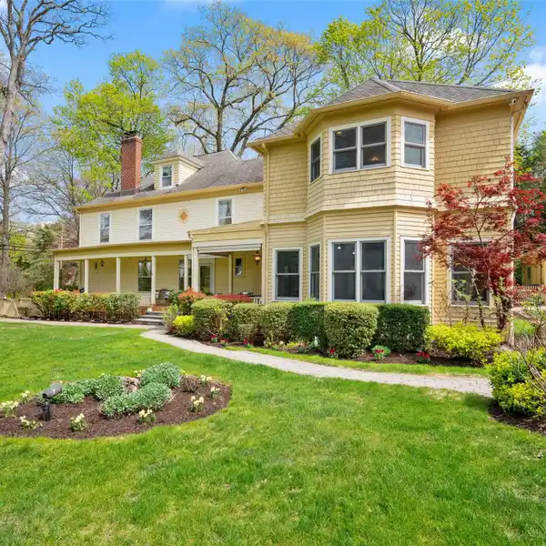 EDGEWOOD VICTORIAN