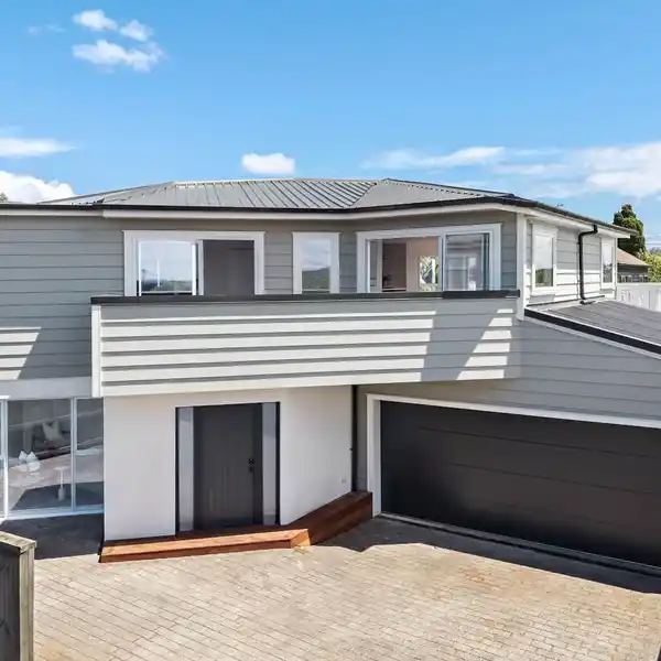 FRESHLY COMPLETED AND IMMACULATELY PRESENTED FAMILY HOME