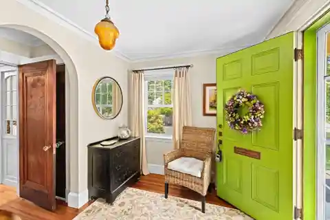 Dutch Gambrel Blending Classic Charm and Modern Comfort