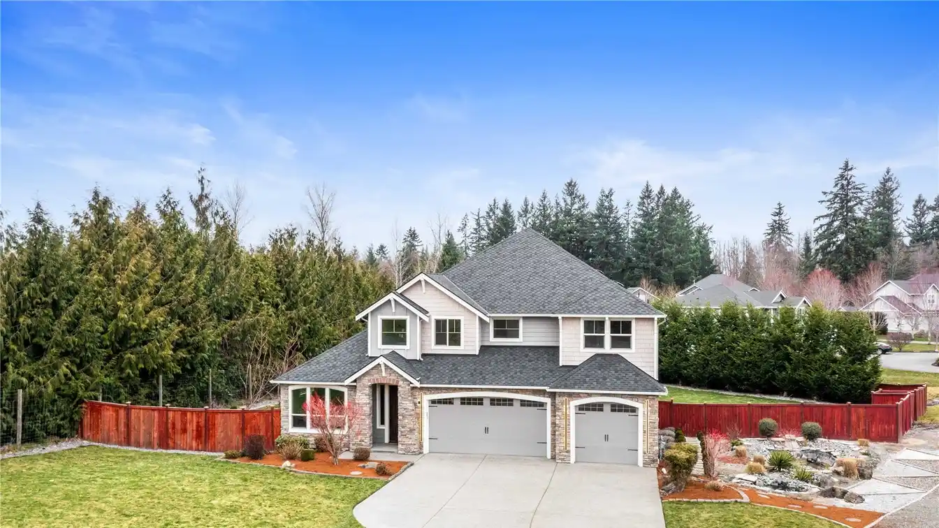 Gorgeous Home in Gated Country Creek Estates