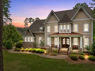 Refined Open-plan Water-view Home