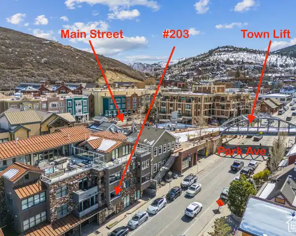 ULTIMATE SKI-IN/SKI-OUT RETREAT VIA THE TOWN LIFT