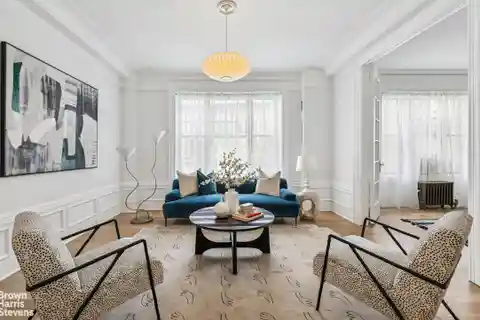 Magnificent Eight-room Home