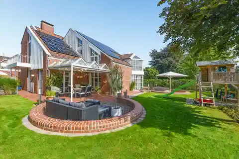 Beautiful Combination of Tradition and Modern Living Comfort