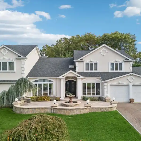 COLONIAL SOPHISTICATION WITH MODERN LUXURY