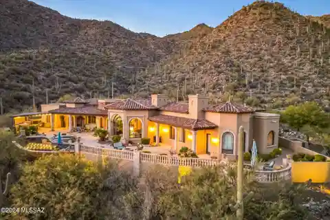 High-Level Luxury in Canyon Pass at Dove Mountain