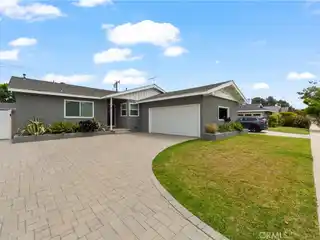 Comfort and Style in a Desirable Location