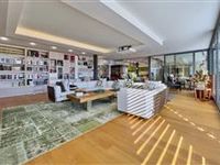 FANTASTIC HOME CLOSE TO THE CENTER