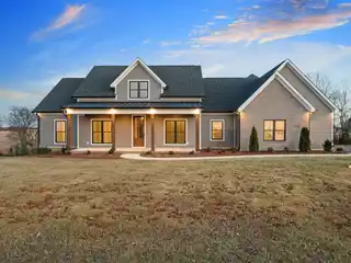 One-Level Living in a Brand New Showstopper