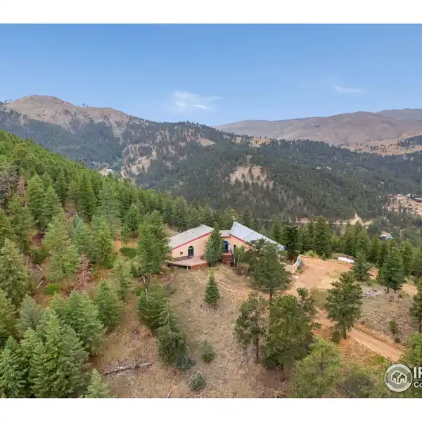PRIVATE MOUNTAIN RETREAT ATOP 34 PRISTINE ACRES
