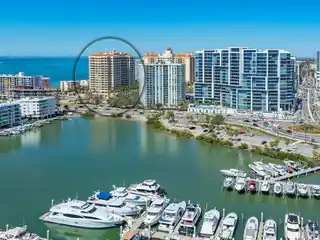Exclusive Ritz-carlton Residence