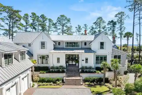 Elegant Retreat with Spa-Like Wet Room Shower