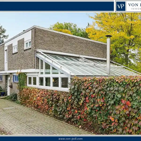 BAUHAUS-STYLE SPACE WONDER WITH SPACIOUS PLOT IN BOCKUM
