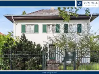 Well-kept Family Villa with Expansion Potential on a Unique Plot