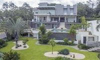 CONTEMPORARY LIVING IN ESCAZú