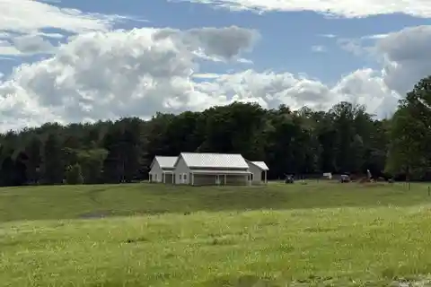 Peaceful Mountain-View Property