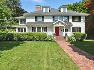 Iconic Estate in Prime Location