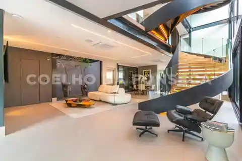 New Turnkey Contemporary Residence