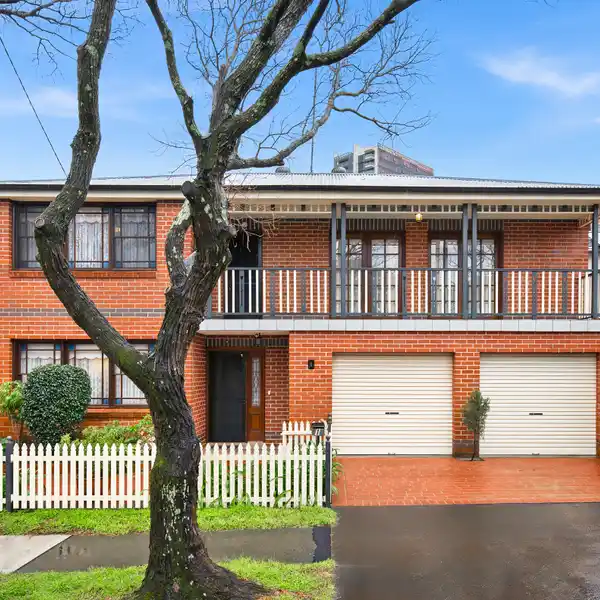 LOVINGLY MAINTAINED RESIDENCE