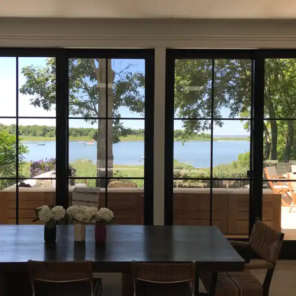 HANDSOME AND CONTEMPORARY HOME