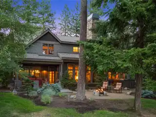 Exceptional Home on Rope Rider Golf Course