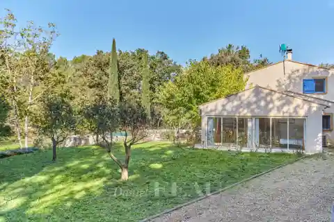 Peaceful Countryside Retreat with Pool