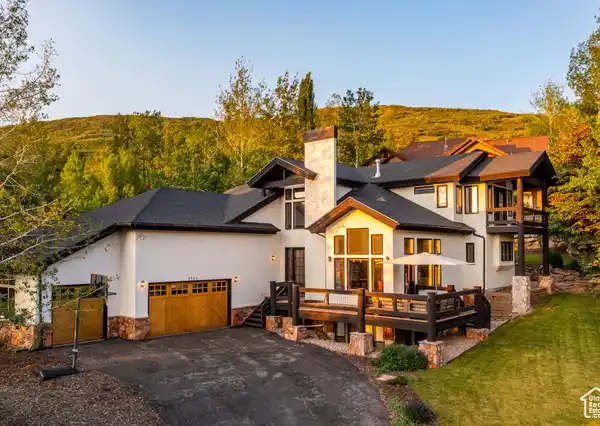MOUNTAIN LIFESTYLE WITH MODERN CONVENIENCE