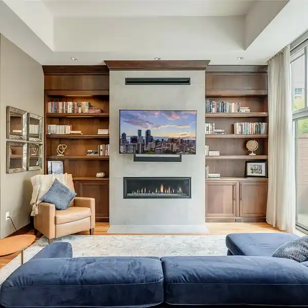 REMODELED DOWNTOWN BELLEVUE TOWNHOME WITH ELEVATOR