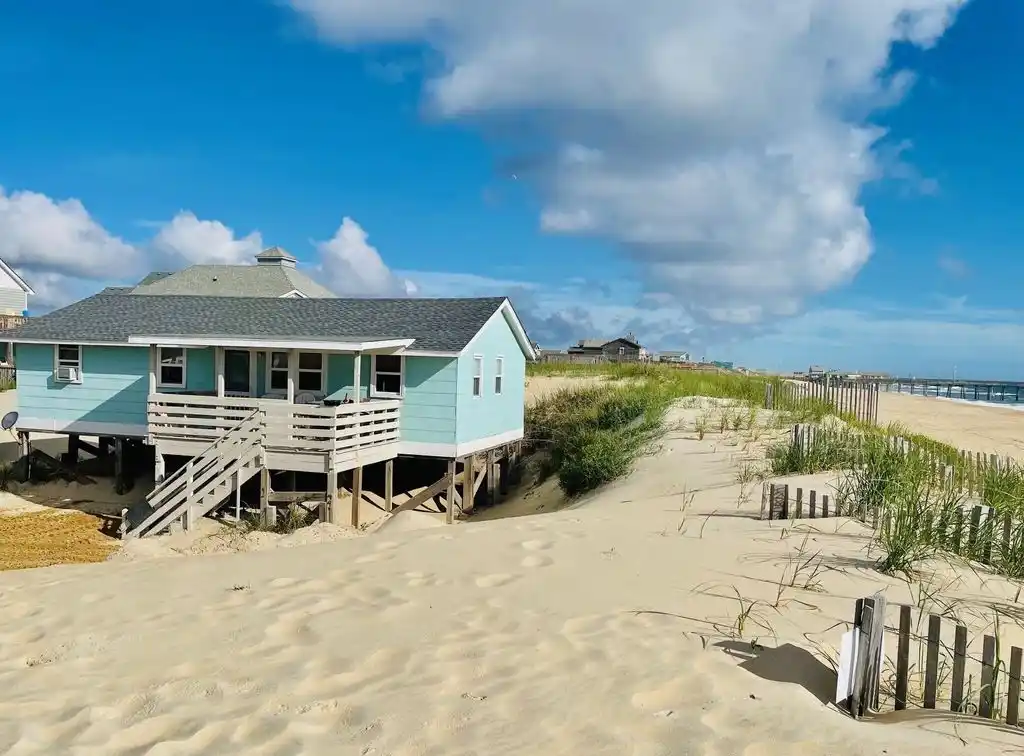 Adorable Oceanfront Cottage