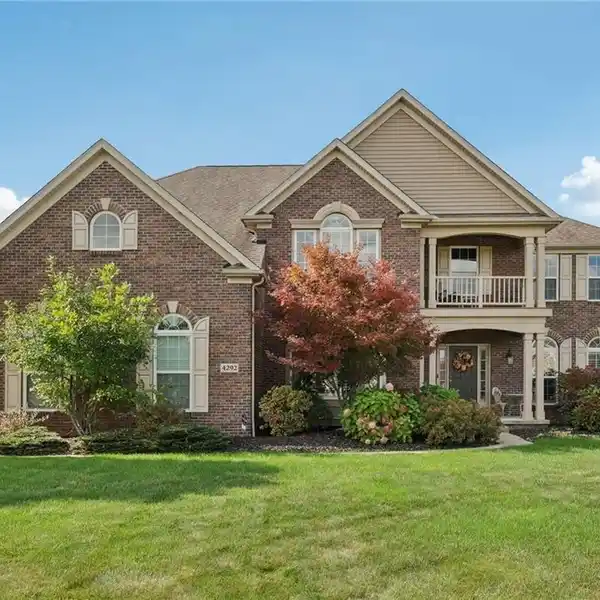 SPACIOUS ELEGANCE IN A PEACEFUL SETTING