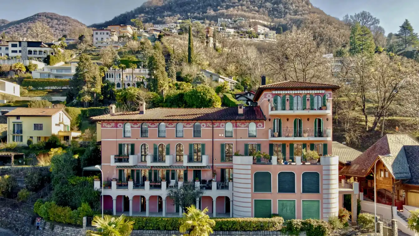 Incredible Ruvigliana Villa in Ideal Location