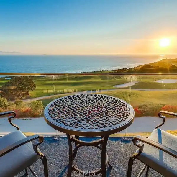 MAGNIFICENT PENTHOUSE CONDO