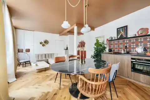 Charming Historic Apartment with Modern Touches