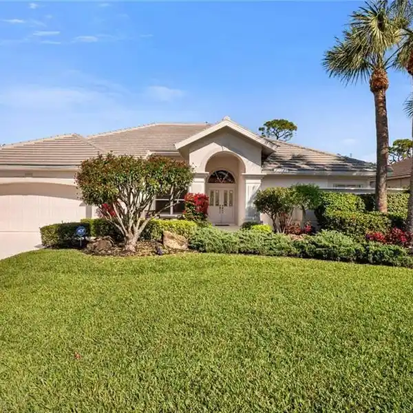 BEAUTIFUL HOME IN THE SOUGHT-AFTER LONGLAKE AREA OF PELICAN LANDING