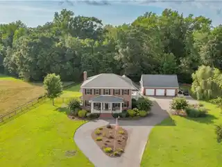 Country Oasis on Lake Burnt Mills