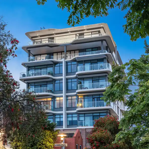 PENTHOUSE PERFECTION WITH UNPARALLELED PANORAMA