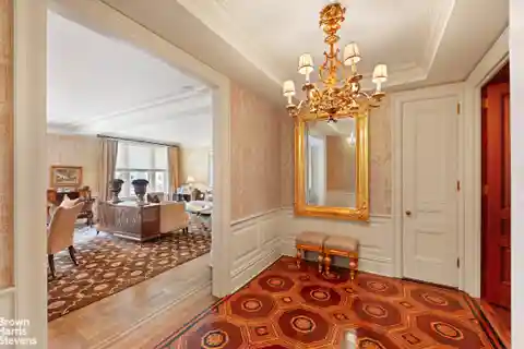 Grand Park Avenue Pre-War Gem