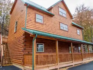 New Cabin in a Unique Development