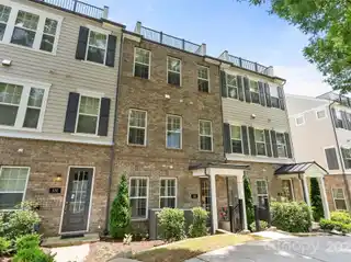 Like-New Townhome in the Heart of Elizabeth