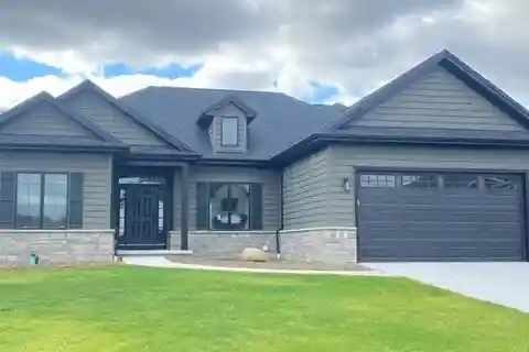 Magnificent Custom Built Ranch with Open Concept